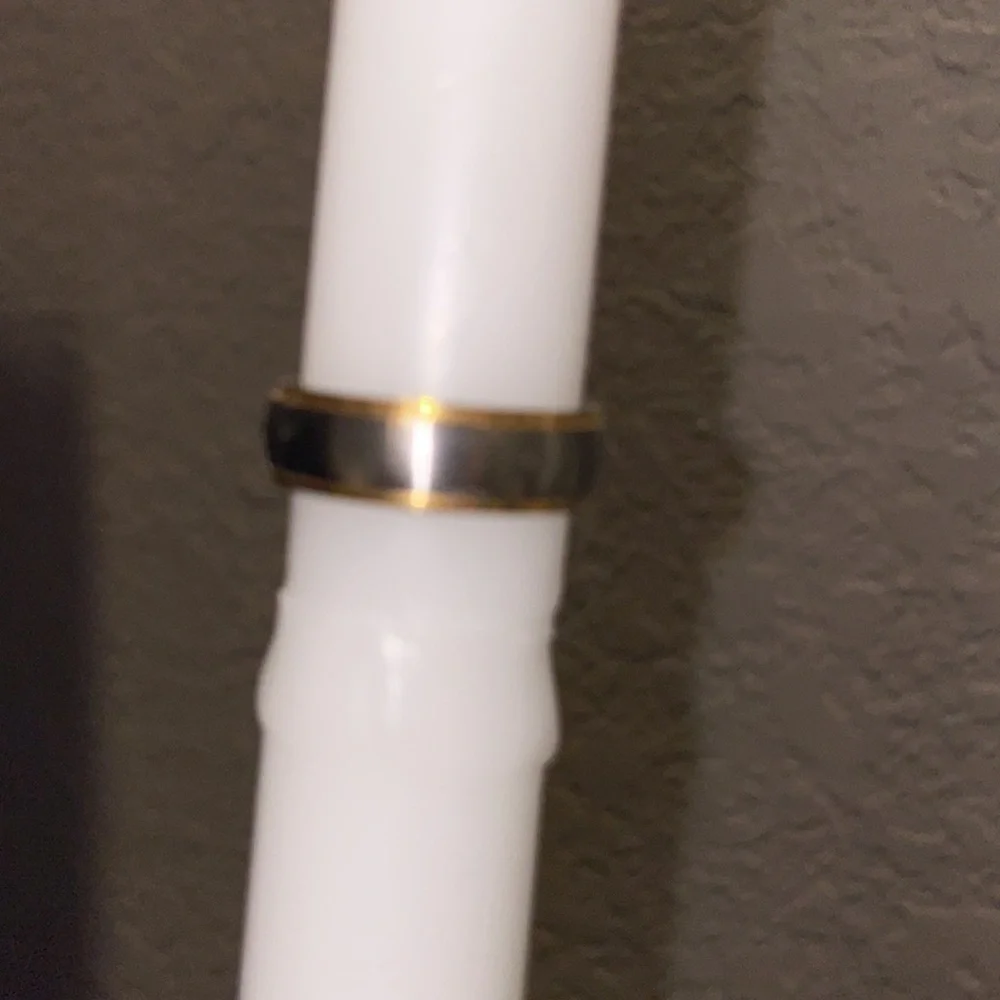 2 tone ring! stainless & gold plated band 💛🩶